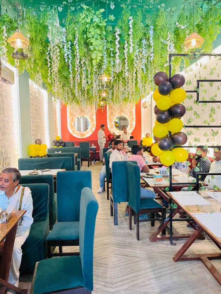 indoor of Fitoor Cafe & Restaurant
